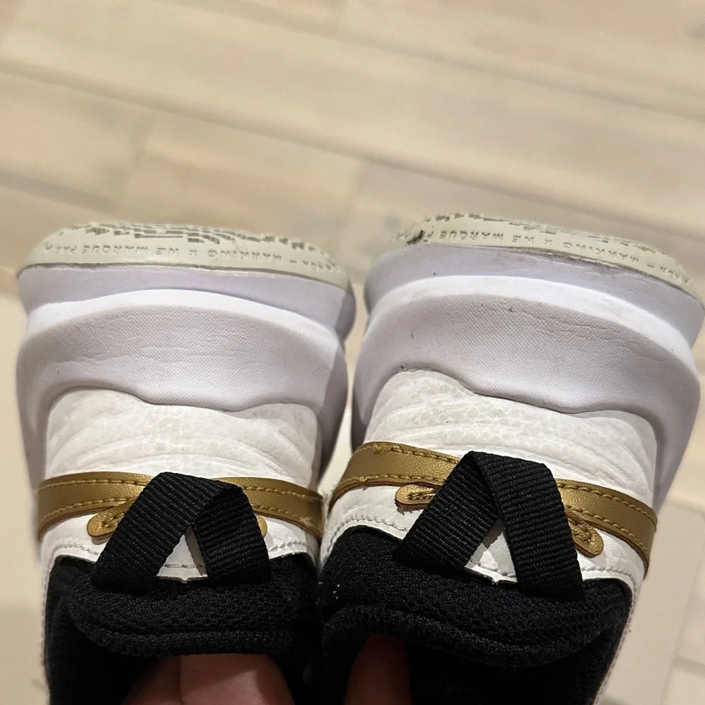 Nike Team Hustle D 10 Gs Black Metallic Gold White